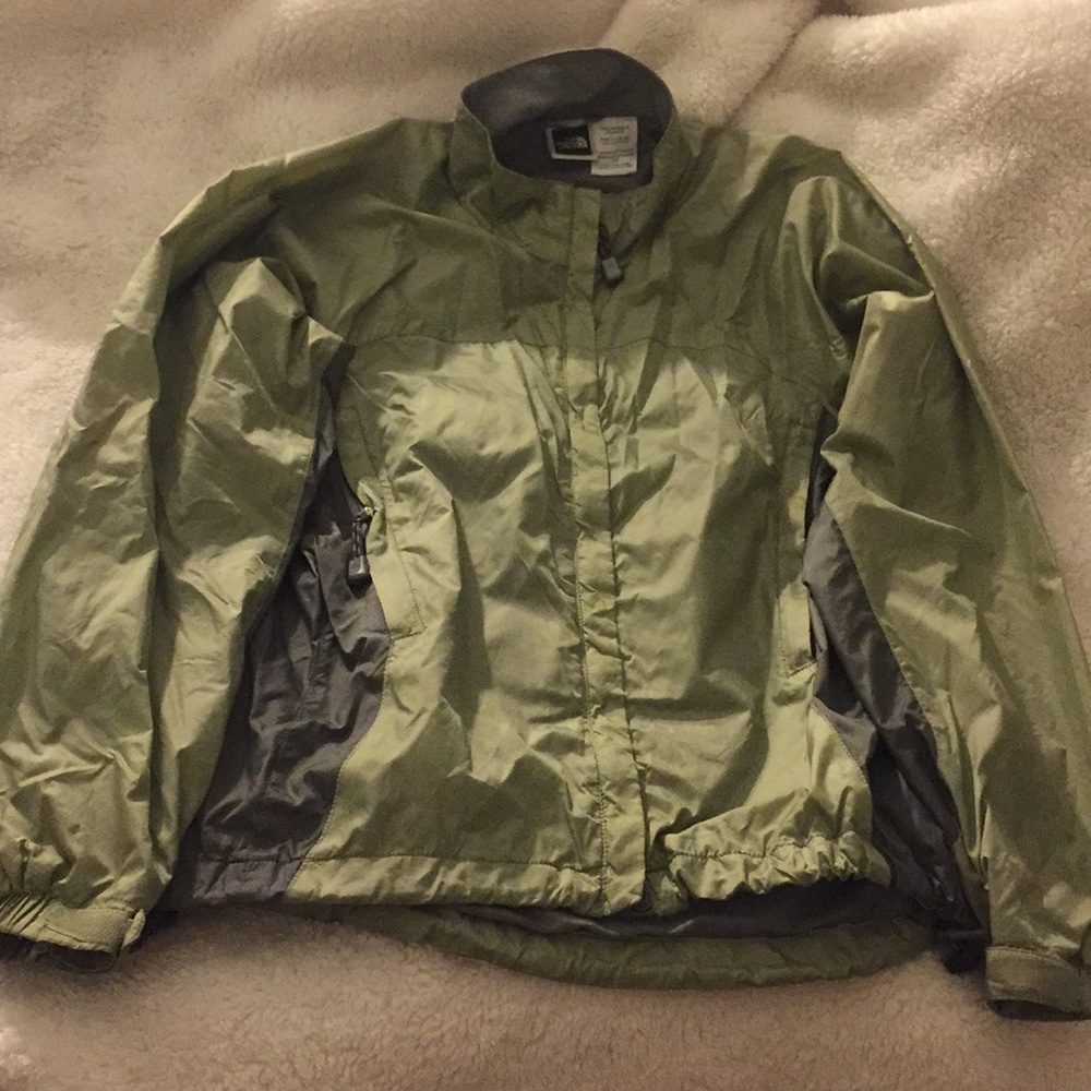 The North Face Wind cheater jacket in Green Grey